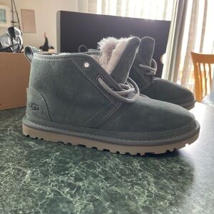 UGG Men's Suede Shearling Chukka Boots - Blue - Size 6